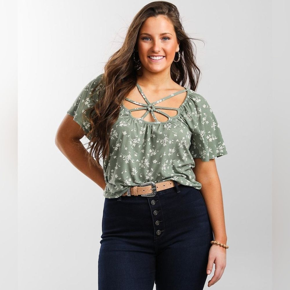 3/$25 Daytrip Green Floral Short Sleeve Criss Cross Front Elastic Hem Top Sz L